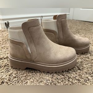 NWT! Qupid brand women’s boots. Size: 7